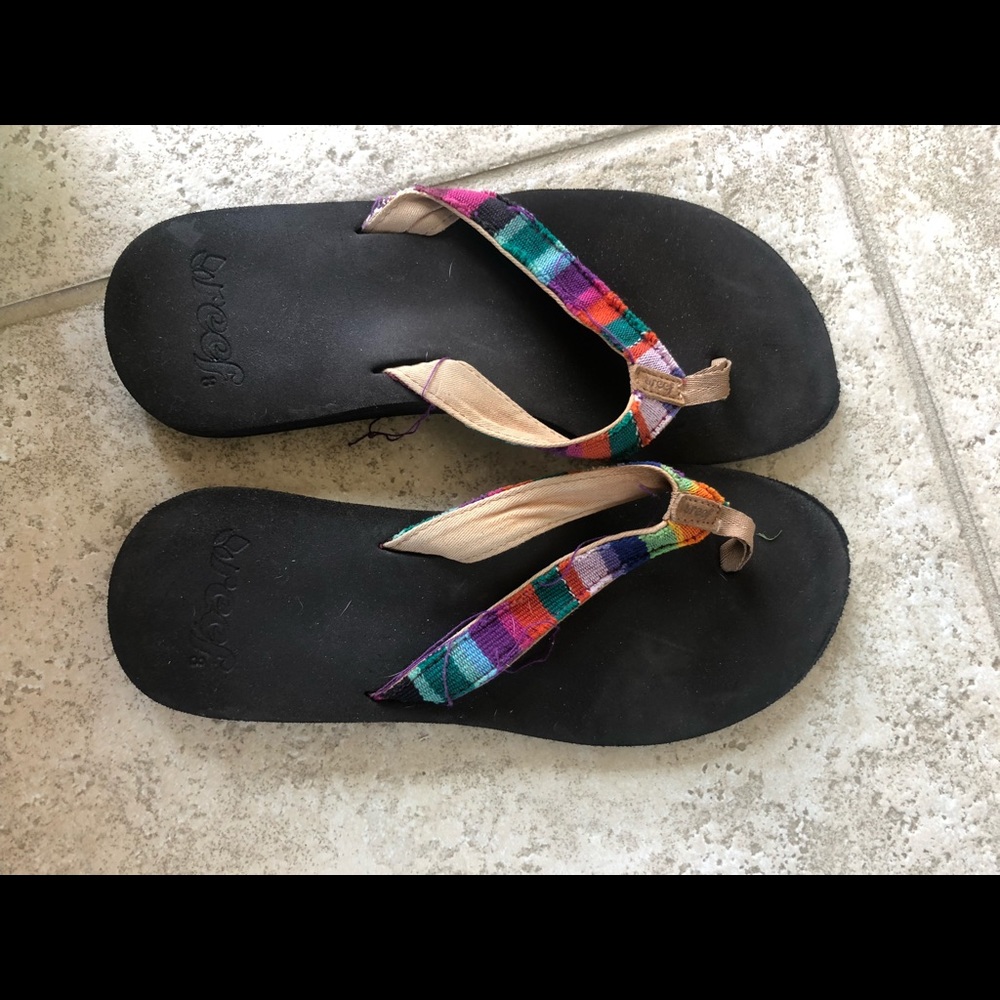 RAINBOW REEF FLIP FLOPS